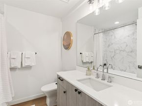 7514 43rd Avenue S B, Seattle WA 98118