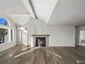 6121 NE 175th Street A402, Kenmore WA 98028