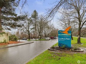 6121 NE 175th Street A402, Kenmore WA 98028