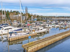 6121 NE 175th Street A402, Kenmore WA 98028