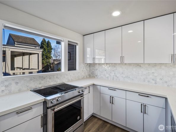 6121 NE 175th Street A402, Kenmore WA 98028