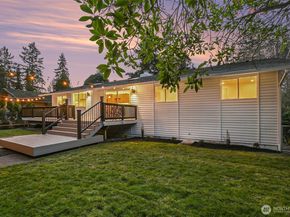 6560 W Mercer Way, Mercer Island WA 98040