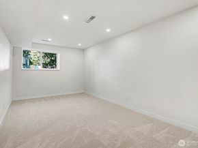 6560 W Mercer Way, Mercer Island WA 98040