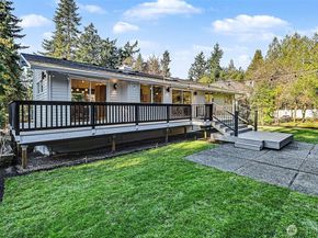 6560 W Mercer Way, Mercer Island WA 98040