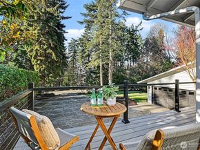 6560 W Mercer Way, Mercer Island WA 98040