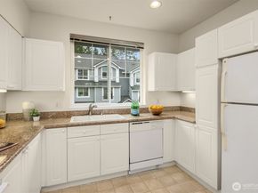 16125 Juanita Woodinville Way NE 414, Bothell WA 98011