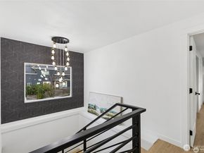 4002 Courtland Place S, Seattle WA 98118