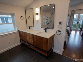 907 Broadway E, Seattle WA 98102