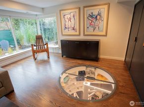 907 Broadway E, Seattle WA 98102