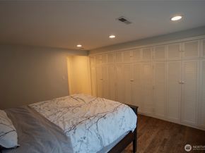 907 Broadway E, Seattle WA 98102