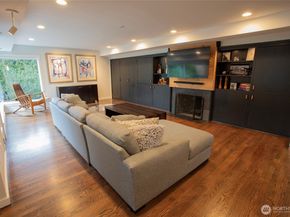 907 Broadway E, Seattle WA 98102