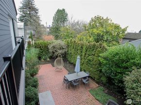 907 Broadway E, Seattle WA 98102