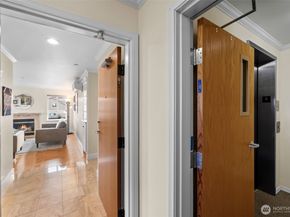 1527 California Avenue SW 401, Seattle WA 98116