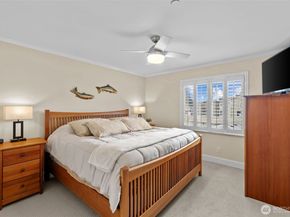 1527 California Avenue SW 401, Seattle WA 98116