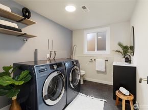 17222 58th Avenue W, Lynnwood WA 98037