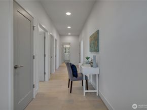 4019 4th Avenue NE B, Seattle WA 98105