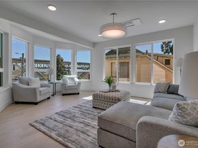 4019 4th Avenue NE B, Seattle WA 98105