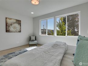 4019 4th Avenue NE B, Seattle WA 98105