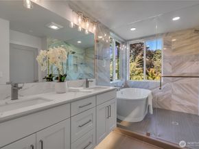 4019 4th Avenue NE B, Seattle WA 98105