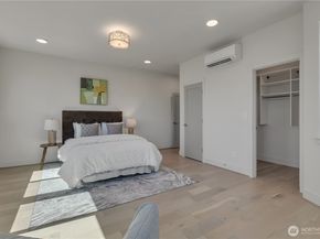 4019 4th Avenue NE B, Seattle WA 98105