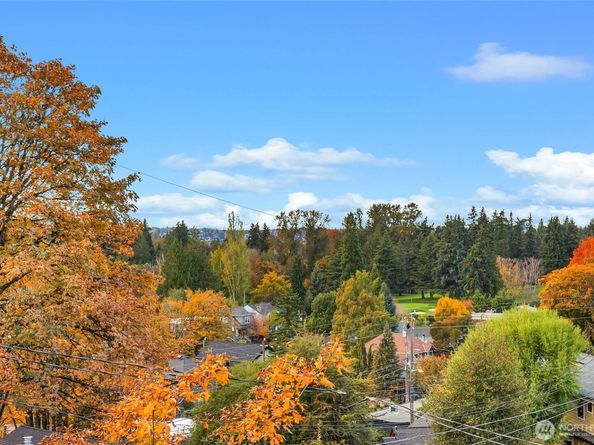 811 33rd Avenue E, Seattle WA 98112