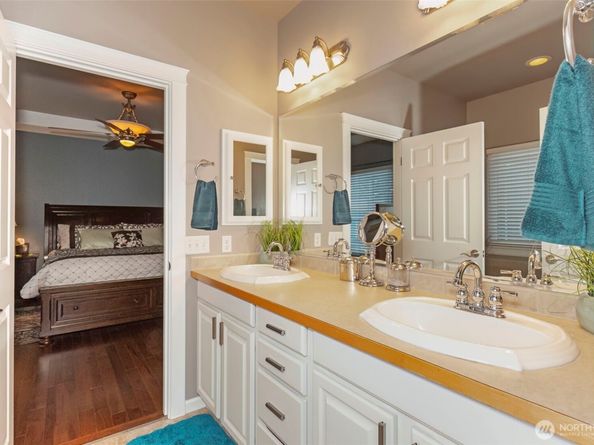 6006 Osprey Circle, Bremerton WA 98312