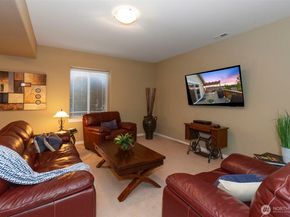 6006 Osprey Circle, Bremerton WA 98312