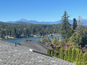 6006 Osprey Circle, Bremerton WA 98312