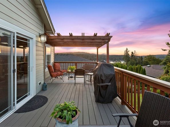 6006 Osprey Circle, Bremerton WA 98312