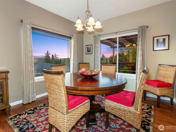 6006 Osprey Circle, Bremerton WA 98312