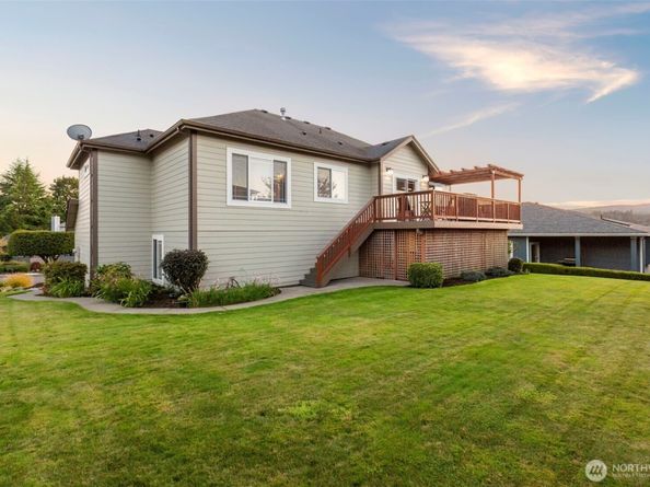 6006 Osprey Circle, Bremerton WA 98312