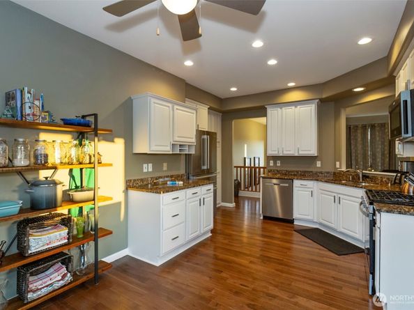 6006 Osprey Circle, Bremerton WA 98312