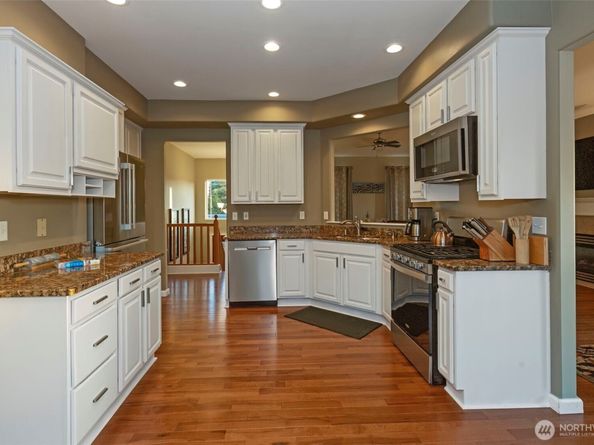 6006 Osprey Circle, Bremerton WA 98312