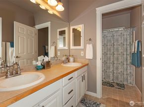 6006 Osprey Circle, Bremerton WA 98312