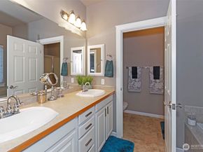6006 Osprey Circle, Bremerton WA 98312