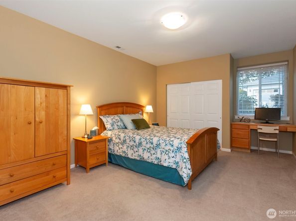 6006 Osprey Circle, Bremerton WA 98312