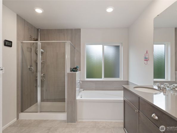 925 Panoramic Loop, Bremerton WA 98312