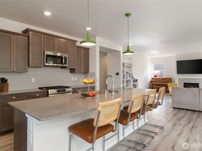 925 Panoramic Loop, Bremerton WA 98312