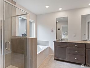 925 Panoramic Loop, Bremerton WA 98312