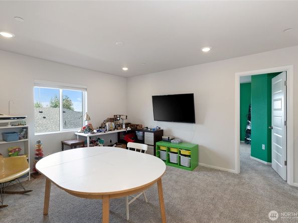 925 Panoramic Loop, Bremerton WA 98312