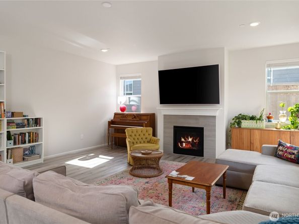 925 Panoramic Loop, Bremerton WA 98312