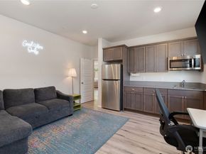 925 Panoramic Loop, Bremerton WA 98312