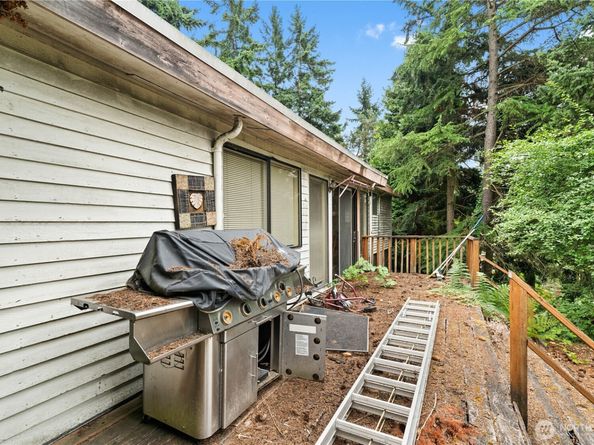 6123 110th Avenue SE, Bellevue WA 98006