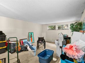 6123 110th Avenue SE, Bellevue WA 98006