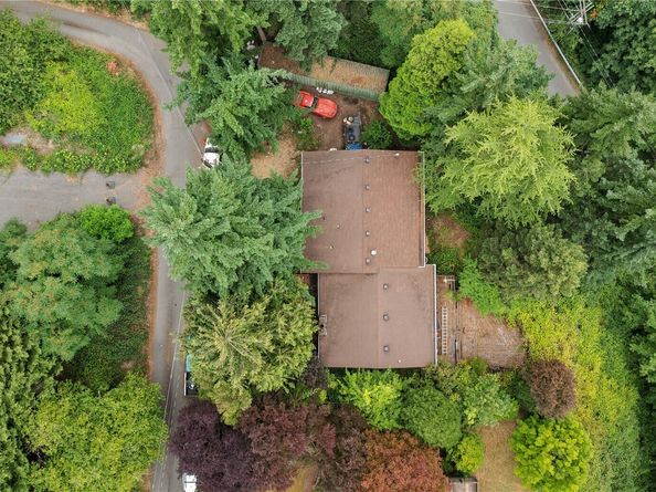 6123 110th Avenue SE, Bellevue WA 98006