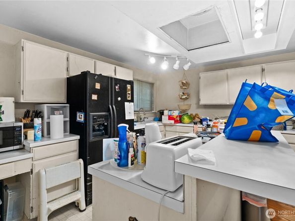 6123 110th Avenue SE, Bellevue WA 98006