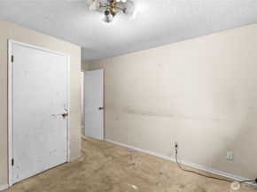 6123 110th Avenue SE, Bellevue WA 98006