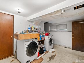 6123 110th Avenue SE, Bellevue WA 98006