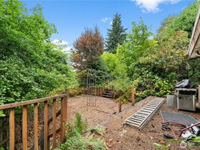 6123 110th Avenue SE, Bellevue WA 98006