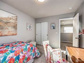 204 NE Shadowhawk Lane, Bremerton WA 98311